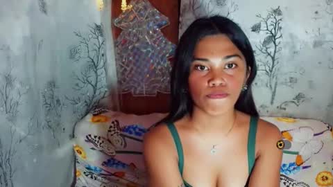 Snapshot of yourqueen_19 chatting on May 2026 08:53:02 AM yourqueen_19 online show from May 2026 08:53:02 AM