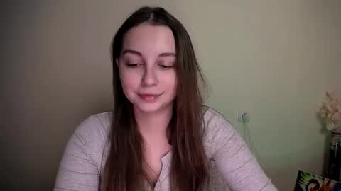 Snapshot of yours_piece_of_happiness_ chatting on January 2026 05:21:02 AM Happy online show from January 2026 05:21:02 AM