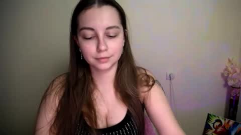 Snapshot of yours_piece_of_happiness_ chatting on January 2026 06:37:02 AM Happy online show from January 2026 06:37:02 AM