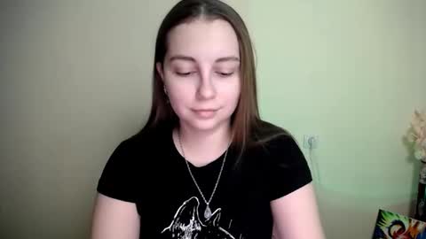 Snapshot of yours_piece_of_happiness_ chatting on January 2026 06:07:01 AM Happy online show from January 2026 06:07:01 AM