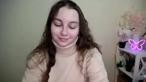 Snapshot of yours_piece_of_happiness_ chatting on February 2026 06:40:02 AM Happy online show from February 2026 06:40:02 AM