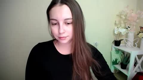 Snapshot of yours_piece_of_happiness_ chatting on February 2026 06:28:01 AM Happy online show from February 2026 06:28:01 AM