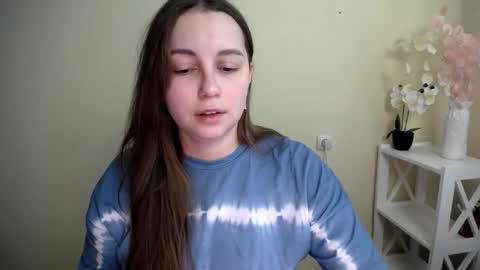 Snapshot of yours_piece_of_happiness_ chatting on February 2026 07:15:01 AM Happy online show from February 2026 07:15:01 AM