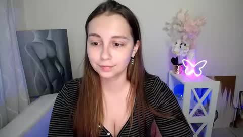 Snapshot of yours_piece_of_happiness_ chatting on May 2026 05:38:02 AM Happy online show from May 2026 05:38:02 AM