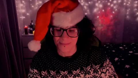 Snapshot of yourscosmic chatting on December 2024 10:30:01 PM Yours Cosmic online show from December 2024 10:30:01 PM