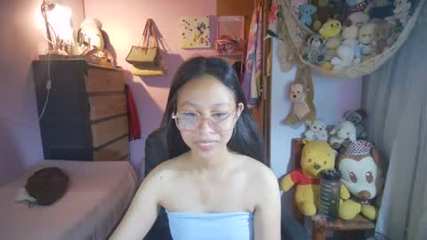 Snapshot of yourshy_cess chatting on April 2026 12:33:01 AM Cess online show from April 2026 12:33:01 AM