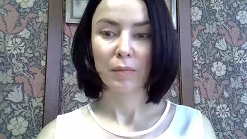 yoursofia_ online show from November 2025 11:25:02 AM