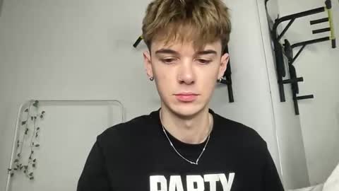 yoursweetyguy online show from December 2025 03:16:02 PM