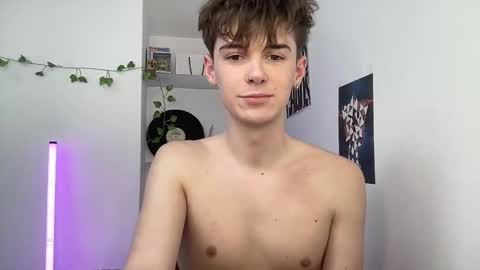 yoursweetyguy online show from April 2026 01:45:02 PM