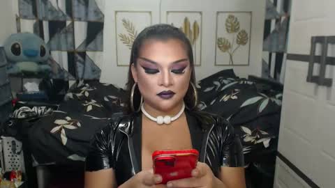 Snapshot of yourtrannyqueenxxx chatting on September 2025 02:00:02 AM Anastacia Grey online show from September 2025 02:00:02 AM