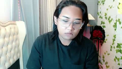 Snapshot of yourtransjeen chatting on December 2025 04:20:03 AM Jeen online show from December 2025 04:20:03 AM