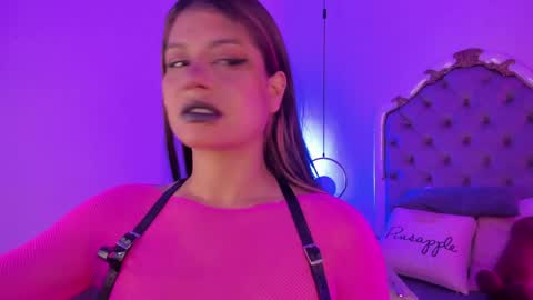 Snapshot of yourwishisme_val chatting on May 2026 08:04:02 PM Val online show from May 2026 08:04:02 PM