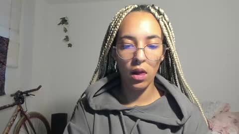 elizabeth  ju   online show from December 2024 10:59:02 PM