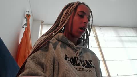 elizabeth  ju   online show from December 2024 09:08:02 PM