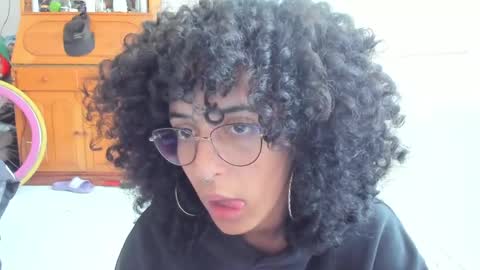 elizabeth  ju   online show from February 2025 10:04:02 PM