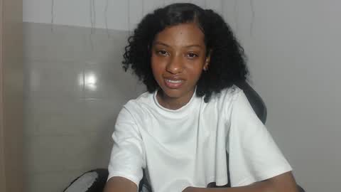 YUKARI online show from November 2025 07:04:02 PM