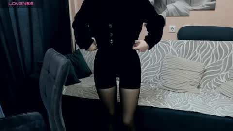 YukiShine online show from April 2026 02:22:01 PM