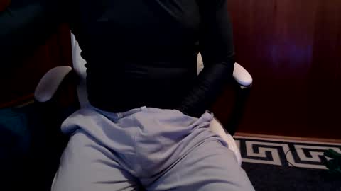 Snapshot of yulanesca chatting on May 2026 05:12:01 AM Russ online show from May 2026 05:12:01 AM