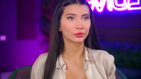 Yulia online show from November 2025 07:52:02 PM