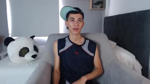 yulian_vasquez online show from March 2025 06:21:02 PM