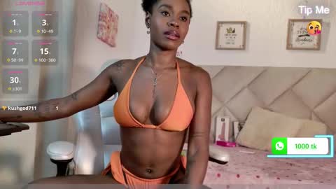 Yuliana online show from October 2025 06:39:02 PM