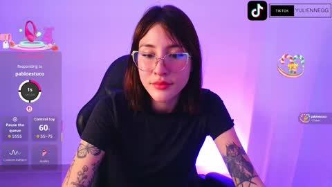 Yulienne online show from September 2025 03:05:01 AM