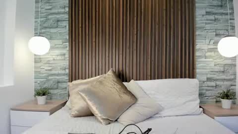 yulievans online show from January 2025 12:24:01 AM