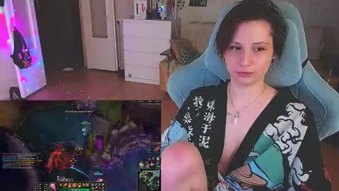 Snapshot of yum_neko_chan chatting on February 2025 11:04:02 PM Kris online show from February 2025 11:04:02 PM