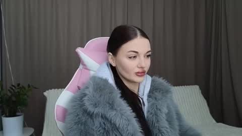 yumieast online show from January 2026 07:12:01 AM