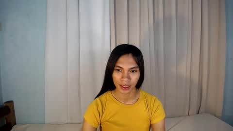 Snapshot of yumiexx chatting on June 2026 09:32:02 AM CALL ME YUMLEXX online show from June 2026 09:32:02 AM