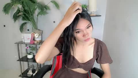 Snapshot of yumiexx chatting on July 2026 08:01:02 AM CALL ME YUMLEXX online show from July 2026 08:01:02 AM