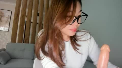 Snapshot of yummi_kim chatting on October 2025 06:19:01 AM Yumi online show from October 2025 06:19:01 AM