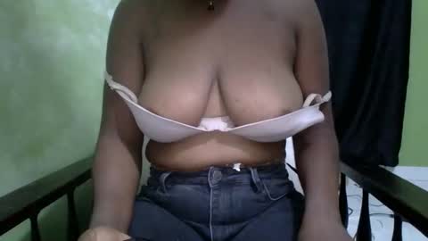 YUMMY online show from September 2025 03:37:02 PM