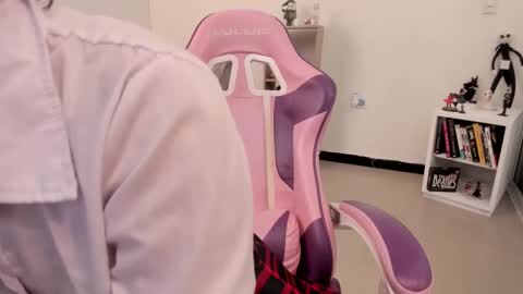 Yuna online show from January 2025 07:00:01 PM