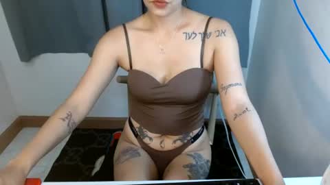 Snapshot of yunahuntrixx chatting on June 2026 10:09:01 AM yunahuntrixx online show from June 2026 10:09:01 AM