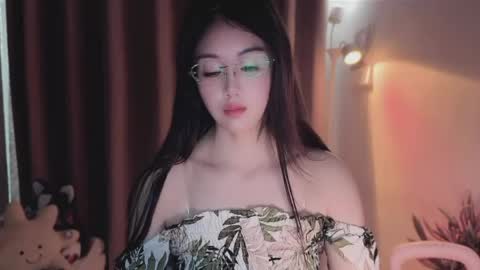 YunEr online show from June 2026 03:00:02 AM