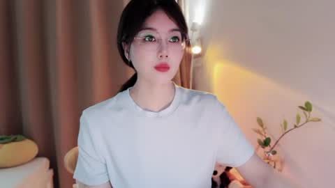 YunEr online show from July 2026 04:47:02 AM
