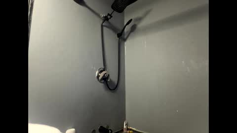 YungJefe online show from April 2026 03:22:02 PM