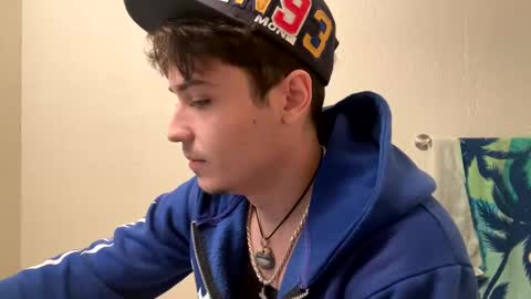 yungstudbev online show from January 2025 10:44:01 AM