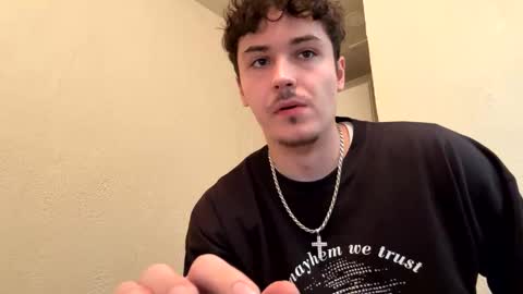 yungstudbev online show from October 2025 07:35:02 PM