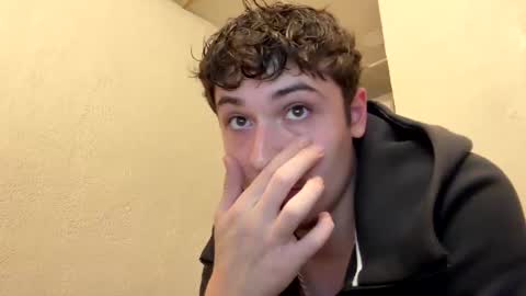 yungstudbev online show from October 2025 01:15:01 AM