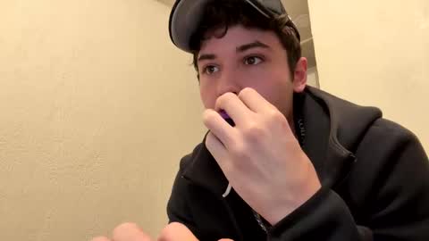 yungstudbev online show from October 2025 03:31:02 AM