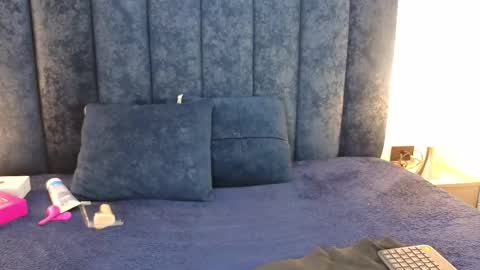 yunkeyc online show from November 2025 02:43:01 AM