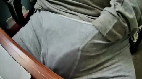 yuppers1234 online show from October 2025 04:18:01 PM