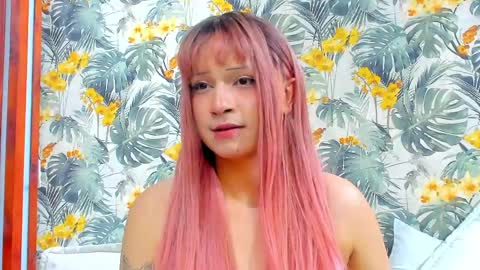 Snapshot of yuri_kay chatting on April 2026 01:42:02 AM Yuri Kay online show from April 2026 01:42:02 AM