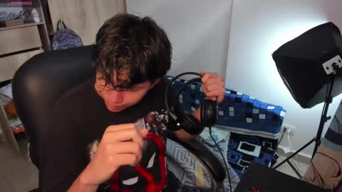 yurii_moody online show from October 2025 07:12:02 PM