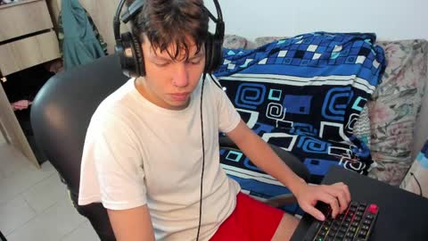 yurii_moody online show from April 2026 12:32:02 PM