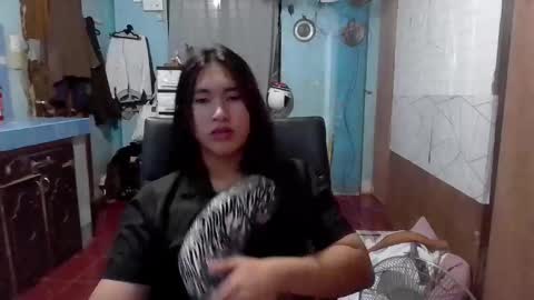 Snapshot of yuriyumixx_xoxo chatting on October 2025 02:03:02 PM yuriyumixx_xoxo online show from October 2025 02:03:02 PM