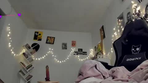 paola online show from March 2025 01:04:01 AM