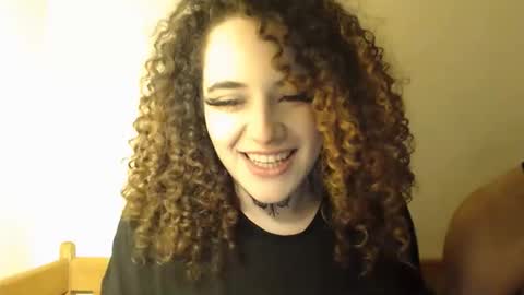 yusraxdamian online show from February 2026 02:15:02 PM